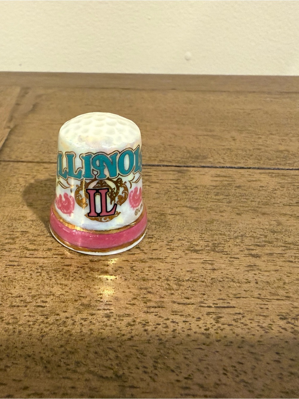 Illinois Collectible Porcelain Thimble